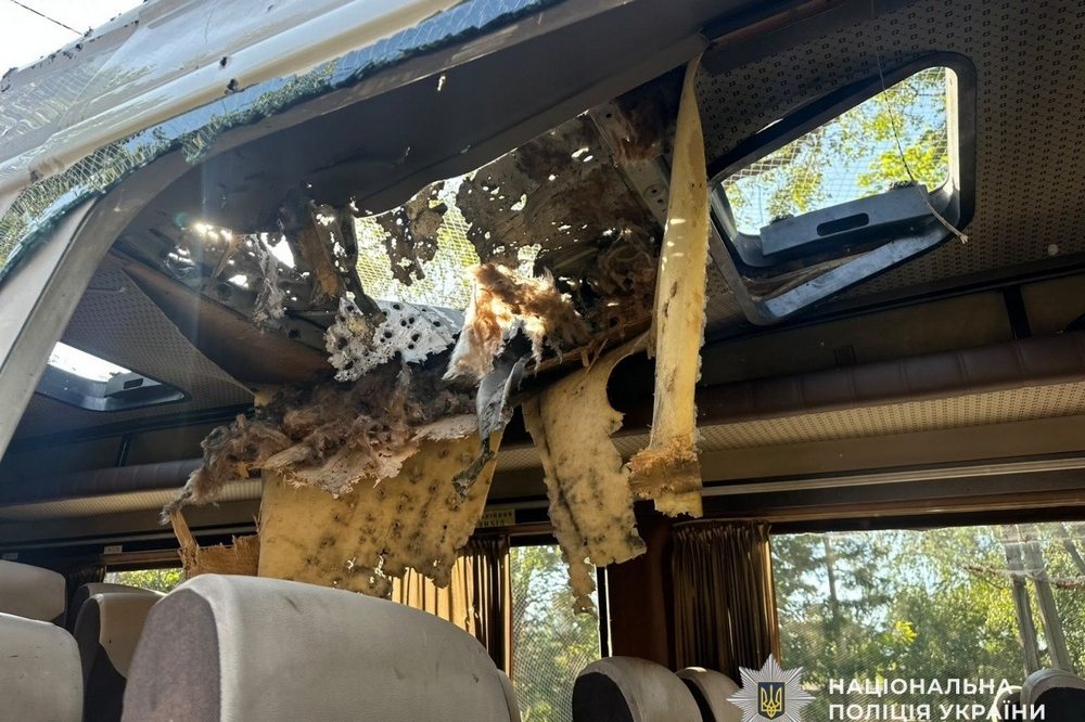 Ворог завдав удару по рейсовому автобусу на Нікопольщині1