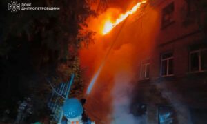 Є постраждала, атаковано підрозділ рятувальників: про наслідки обстрілів Нікопольщини та ще 3 районів розповіли у ДСНС (фото)
