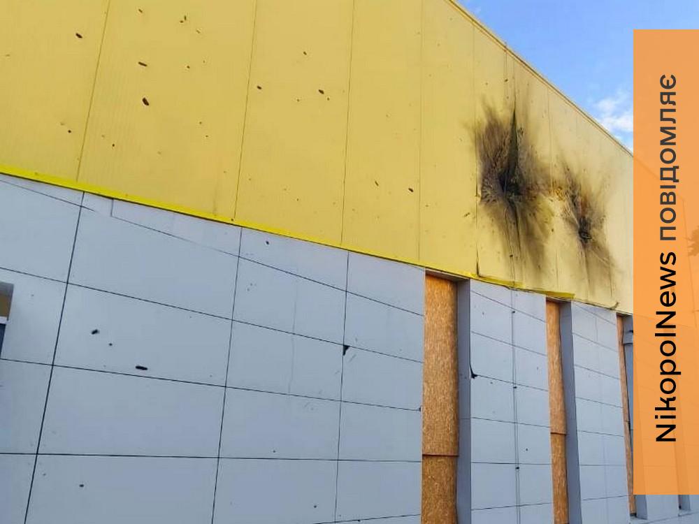 У Нікополі побито басейн, сталася пожежа, під ударом були також район і область – є руйнування