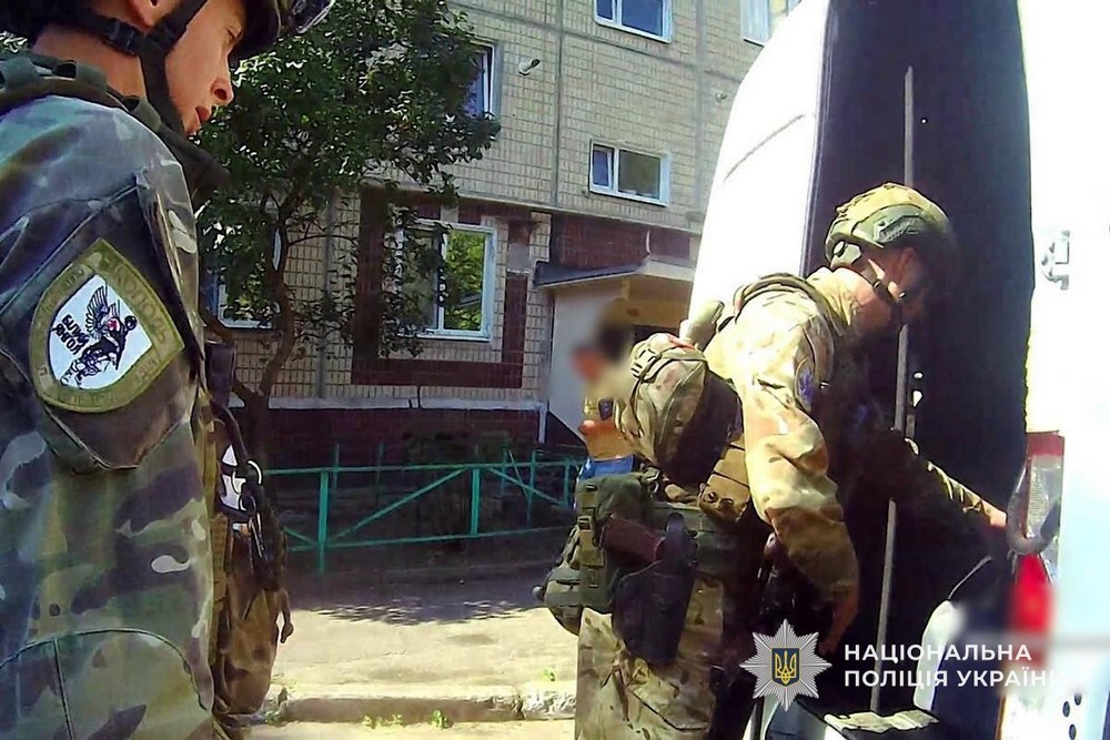 З Нікополя і Марганця евакуювали дві родини з дітьми: фото, відео З Нікополя і Марганця евакуювали дві родини з дітьми: фото, відео