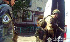 Перед очима постійно були обірвані дроти, спалені автомобілі, поля, де ще догорали пожежі: з Нікополя і Марганця евакуювали дві родини з дітьми (фото, відео)