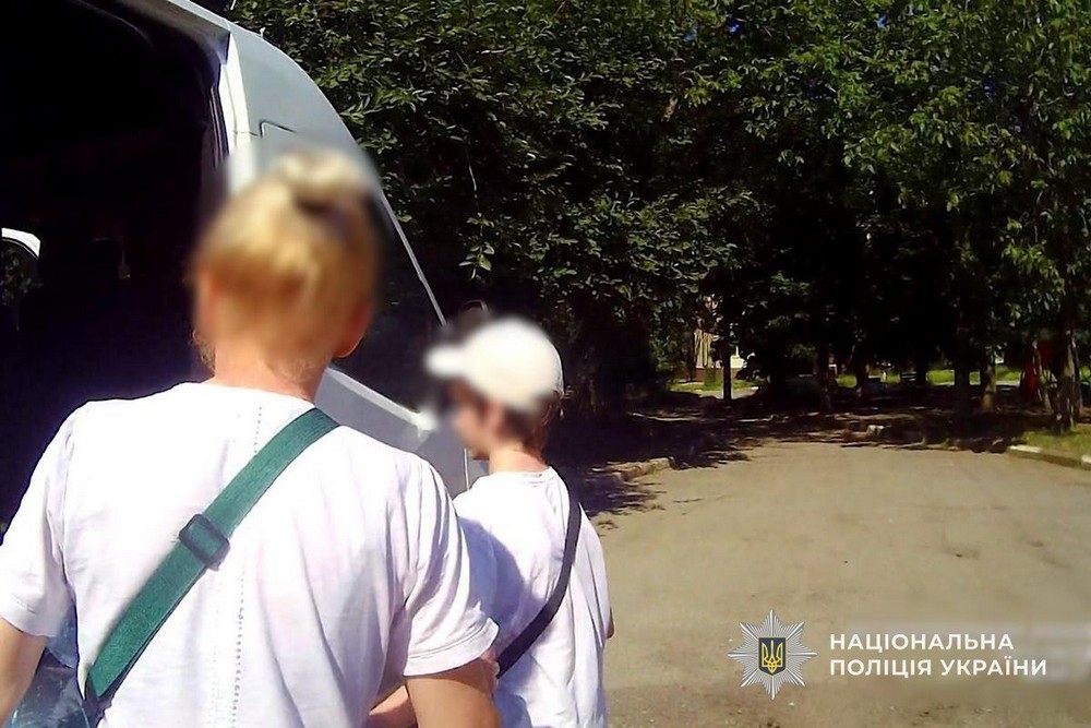 З Нікополя і Марганця евакуювали дві родини з дітьми: фото, відео З Нікополя і Марганця евакуювали дві родини з дітьми: фото, відео