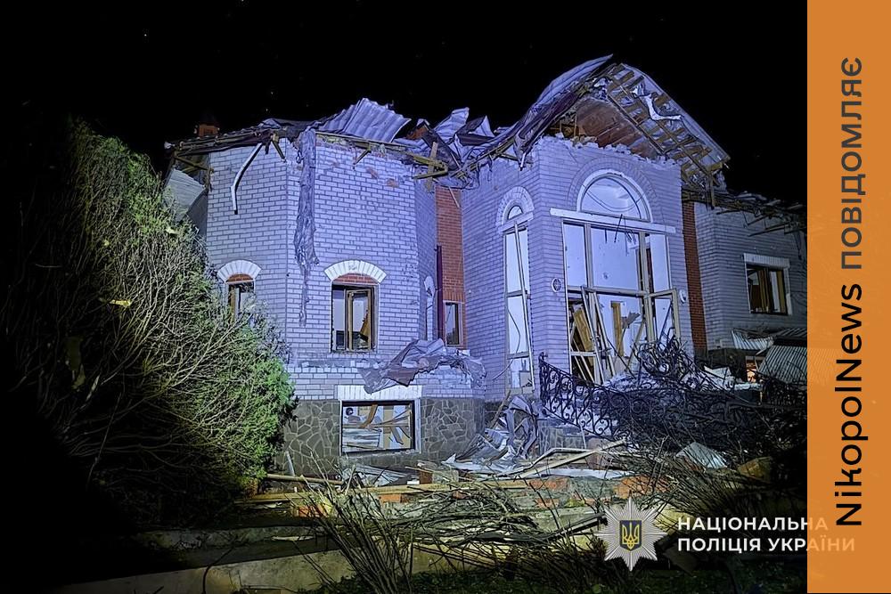 Ввечері вдарили з артилерії по багатоповерхівкам і навчальному закладу у Нікополі, вночі тероризували Кривий Ріг, поранено 8 людей – поліція про обстріли Дніпропетровщини