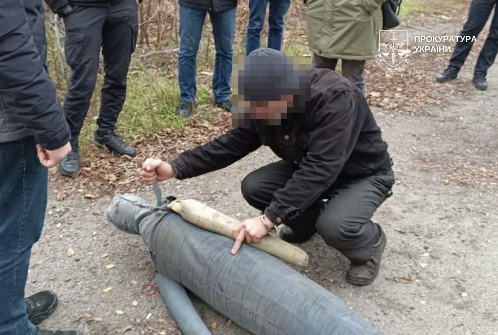 Вбив трьох людей, серед яких дитина, власний брат і знайомий: на Дніпропетровщині винесено вирок нелюду Вбив трьох людей, серед яких дитина, власний брат і знайомий: на Дніпропетровщині винесено вирок нелюду
