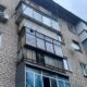 «Інтернет зник повністю»: у Нікополі мешканці пошкодженої багатоповерхівки розповіли про наслідки удару