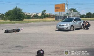 ДТП у Нікополі: водієві, який на «Toyota Corolla» збив 17-річну дівчину на мопеді, повідомили про підозру