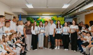 За наполегливу працю та високі досягнення: у Томаківській громаді школярі отримали премії селищного голови