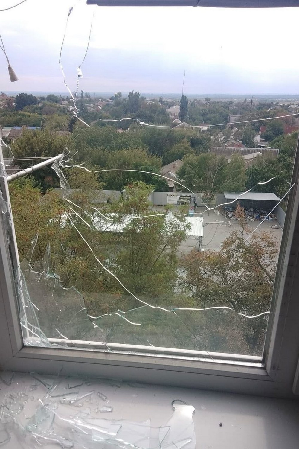 У Нікополі побито багатоповерхівку, у Дніпрі - заклади освіти, у Кривому Розі – підприємство: наслідки ворожих атак 27 вересня У Нікополі побито багатоповерхівку, у Дніпрі - заклади освіти, у Кривому Розі – підприємство: наслідки ворожих атак 27 вересня