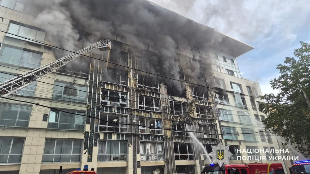 Троє поранених у Нікополі, вбиті і багато постраждалих в області – подробиці про обстріли Дніпропетровщини від поліції (фото) Троє поранених у Нікополі, вбиті і багато постраждалих в області – подробиці про обстріли Дніпропетровщини від поліції (фото)