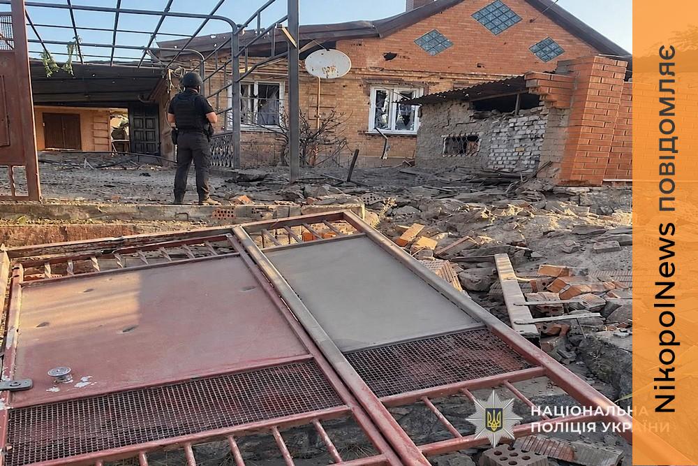 Троє поранених у Нікополі, вбиті і багато постраждалих в області – подробиці про обстріли Дніпропетровщини від поліції (фото)