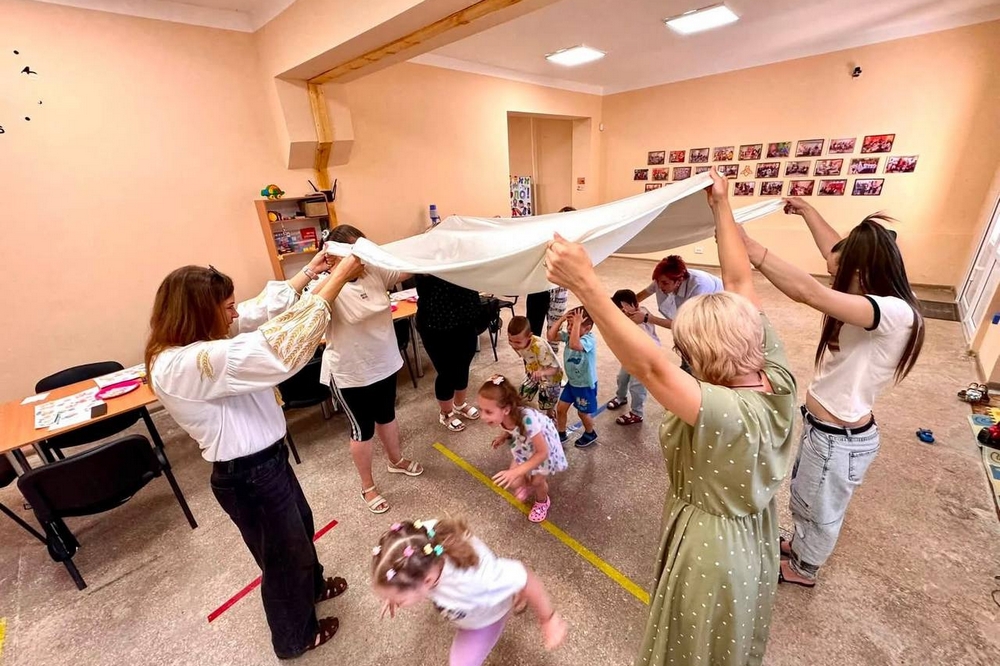 у Нікополі влаштували сімейну арттерапевтичну зустріч 2
