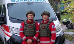 Росіяни почали бити по громадах на Нікопольщині, які раніше не знали таких ударів: медики розповіли, як вчора рятували пораненого чоловіка