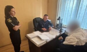 Вистрілив у 13-річного хлопця, який їздив на мопеді повз його будинок: на Дніпропетровщині судитимуть чоловіка