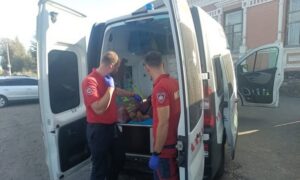 Стало надто небезпечно…:На Нікопольщині «Білі янголи» евакуювали маломобільну жінку