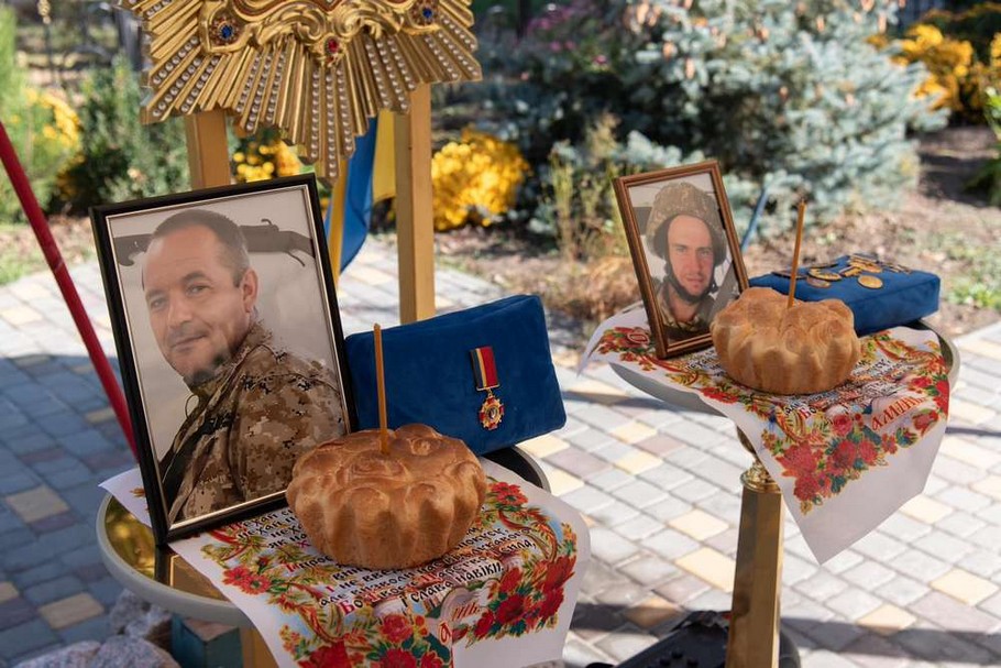 Вбиті росією мешканці Нікопольщини. Захисник з Нікополя Олександр Жуковський загинув 11 жовтня 2023 року. Тож сьогодні треті роковини його смерті, і ми вшановуємо пам’ять Героя. Вбиті росією мешканці Нікопольщини. Захисник з Нікополя Олександр Жуковський загинув 11 жовтня 2023 року. Тож сьогодні треті роковини його смерті, і ми вшановуємо пам’ять Героя.