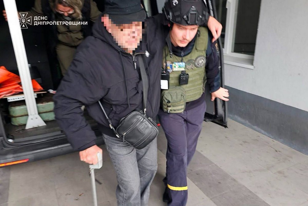 5 поранених у Нікополі, Павлограді і на Синельниківщині – ДСНС про наслідки обстрілів 28 жовтня (фото) (3) 5 поранених у Нікополі, Павлограді і на Синельниківщині – ДСНС про наслідки обстрілів 28 жовтня (фото) (3)