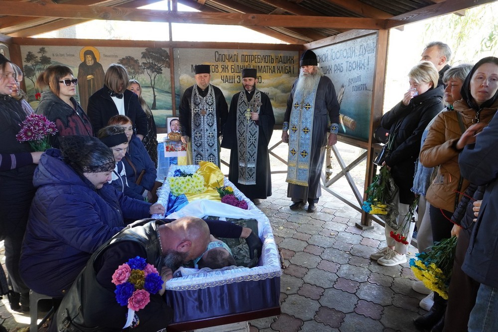 Вбиті росією мешканці Нікопольщини. Захисник з Нікополя Павло Лукашов загинув 26 жовтня 2025 року. Тож сьогодні перші роковини його смерті, і ми вшановуємо пам’ять Героя. Вбиті росією мешканці Нікопольщини. Захисник з Нікополя Павло Лукашов загинув 26 жовтня 2025 року. Тож сьогодні перші роковини його смерті, і ми вшановуємо пам’ять Героя.