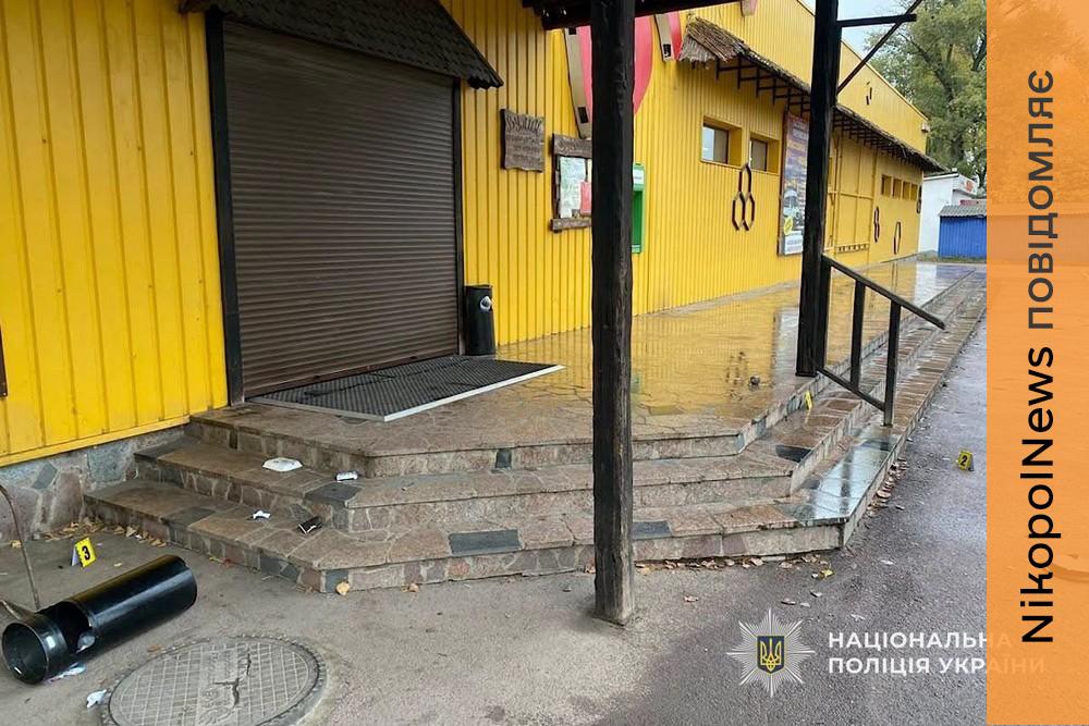 Обстріляв поліцейське авто і погрожував гранатою: в Апостоловому затримали чоловіка, який самовільно залишив військову частину