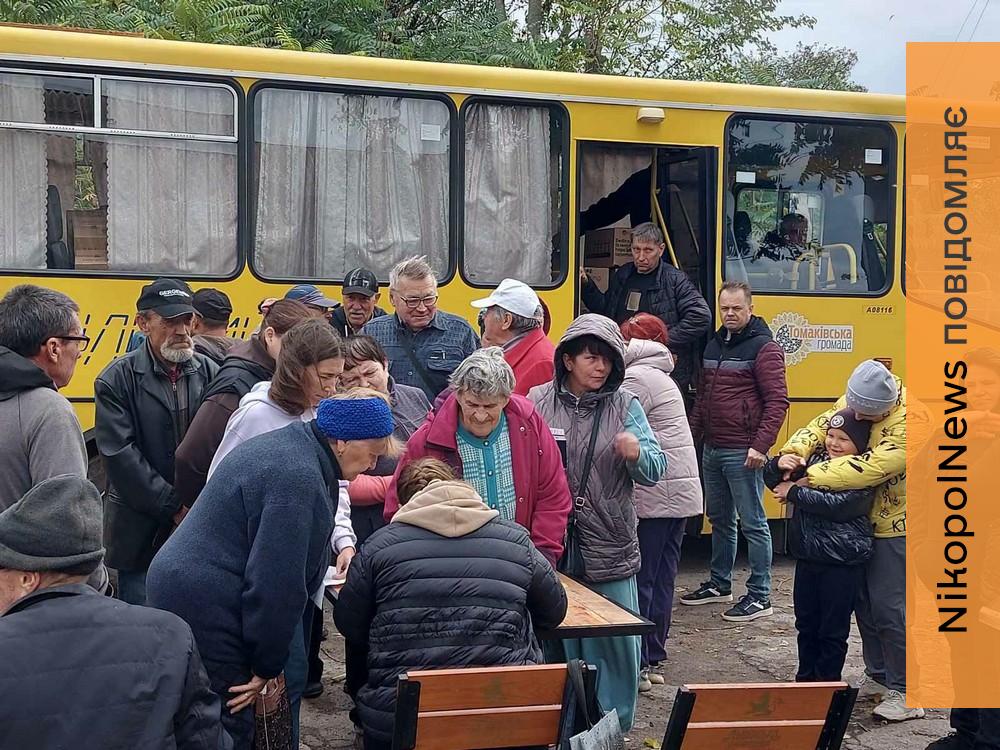 Допомогу отримали всі родини без виключення: жителям 4 сіл на Нікопольщині роздали продуктові набори від GEM і HGBF (фото)