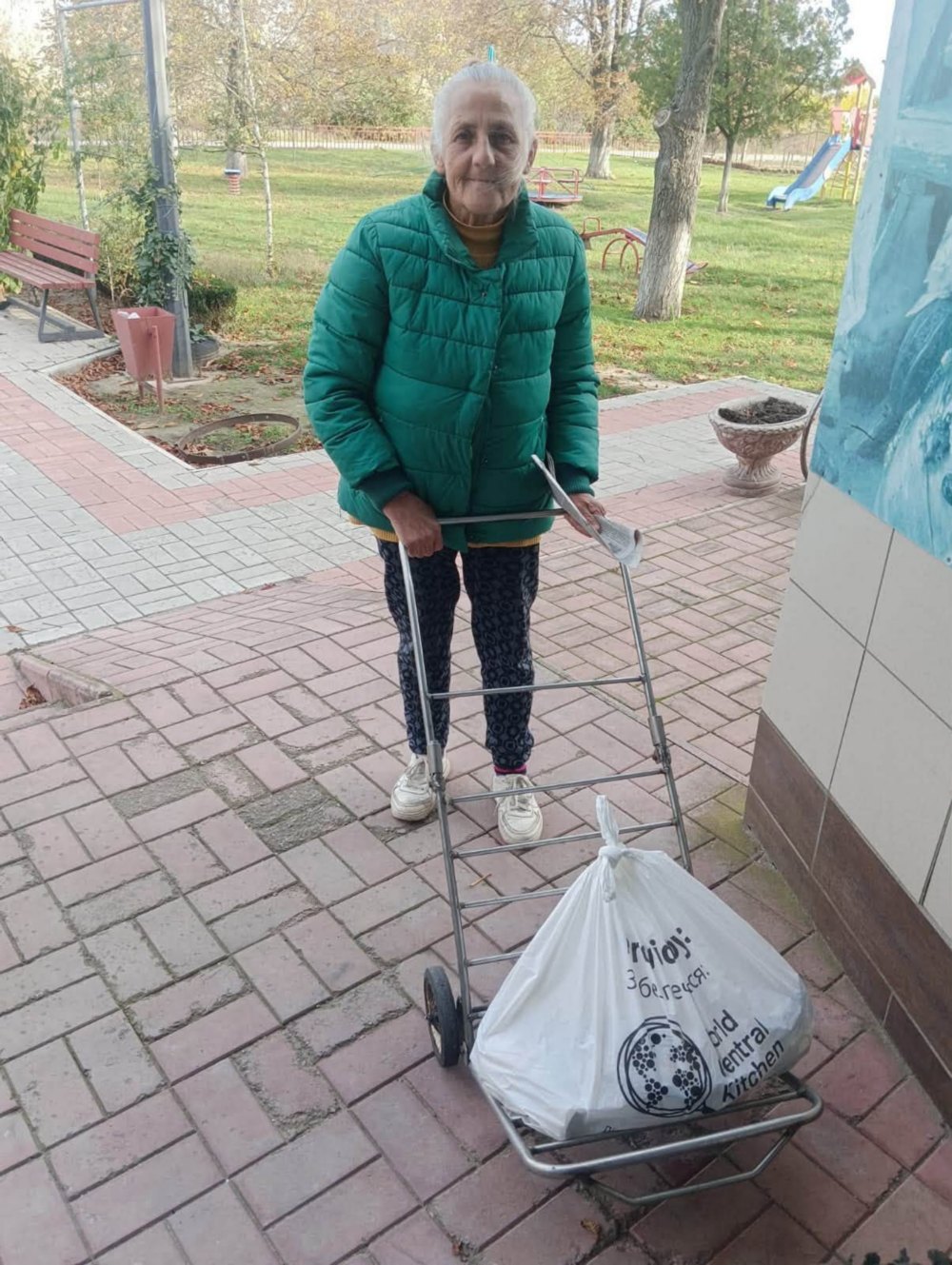 Літнім мешканцям Покровської громади розпочато видачу продуктових наборів 9