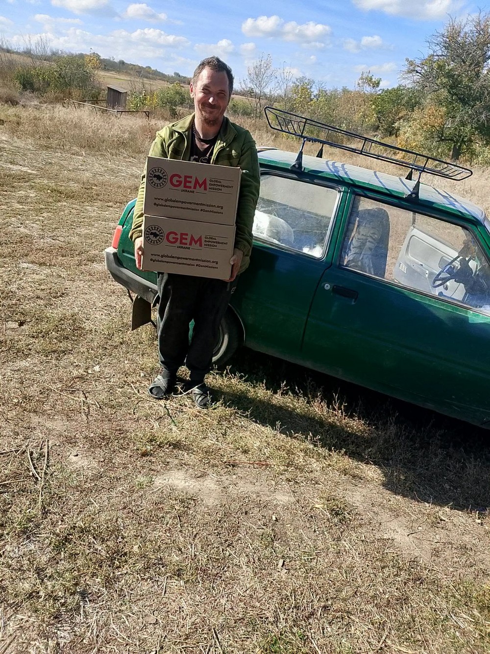 На Нікопольщині роздали продуктові набори від GEM і HGBF. Допомогу отримали жителі 4 сіл. Розповідаємо про це. (1)