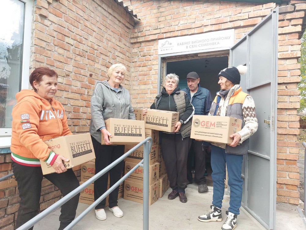 На Нікопольщині роздали продуктові набори від GEM і HGBF. Допомогу отримали жителі 4 сіл. Розповідаємо про це. (4)