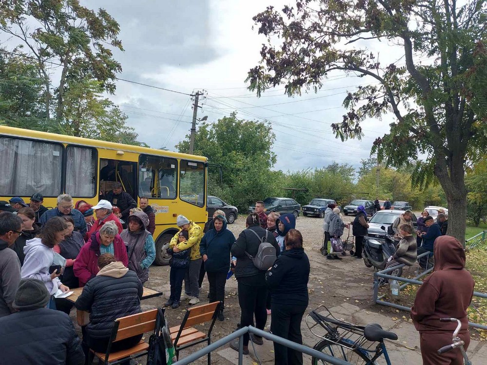 На Нікопольщині роздали продуктові набори від GEM і HGBF. Допомогу отримали жителі 4 сіл. Розповідаємо про це. (9)