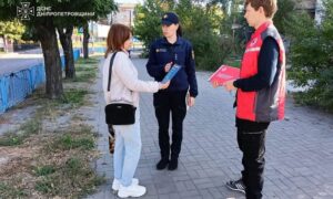На вулицях Нікополя з людьми провели бесіди (1)