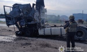 Ворог атакував Нікополь і район: загиблий та 2 поранених, пошкоджені адмінбудівля та спортивна школа, також є поранена на Синельниківщині — поліція (фото)