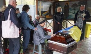 Тривалий час вважався зниклим безвісти: Нікополь провів в останню путь полеглого Захисника (фото)