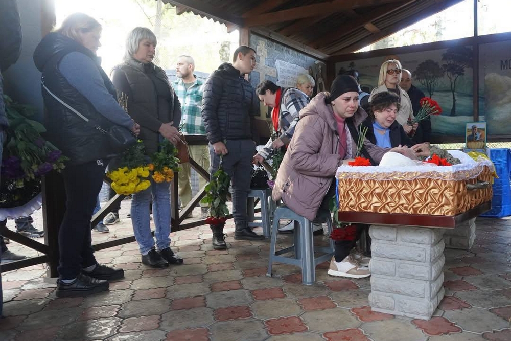 Нікополь провів в останню путь полеглого Захисника10 Нікополь провів в останню путь полеглого Захисника10