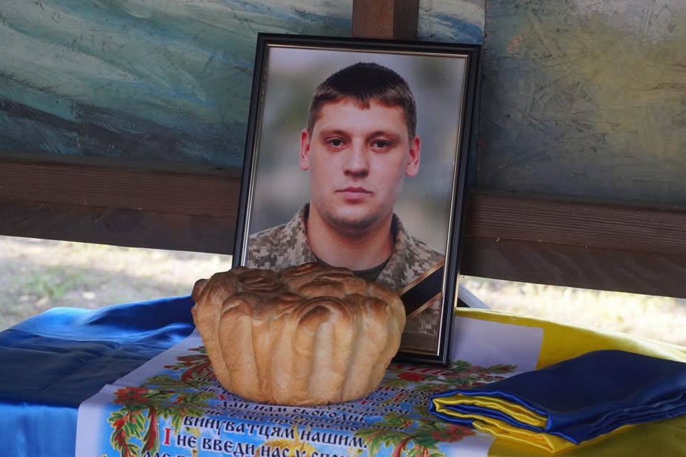 Нікополь провів в останню путь полеглого Захисника10 Нікополь провів в останню путь полеглого Захисника10