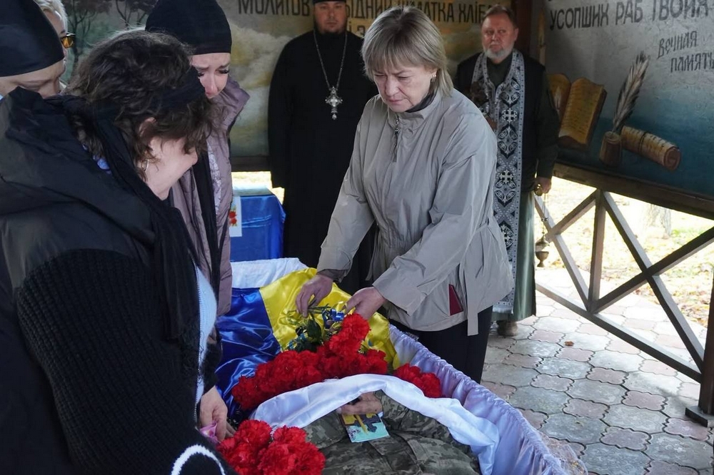 Нікополь провів в останню путь полеглого Захисника2 Нікополь провів в останню путь полеглого Захисника2
