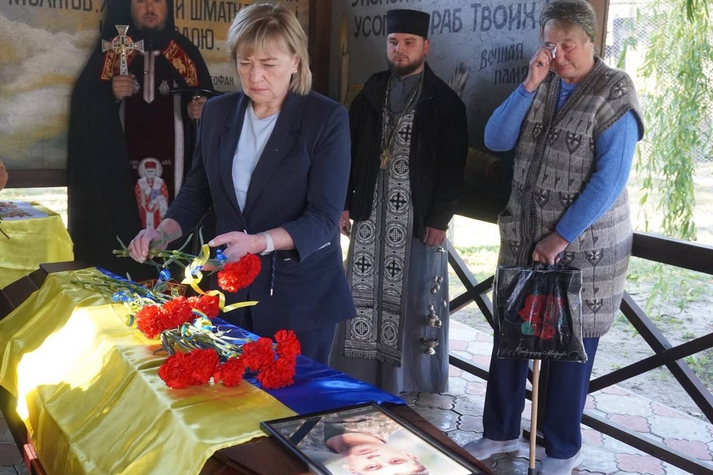 Нікополь провів в останню путь полеглого Захисника2 Нікополь провів в останню путь полеглого Захисника2