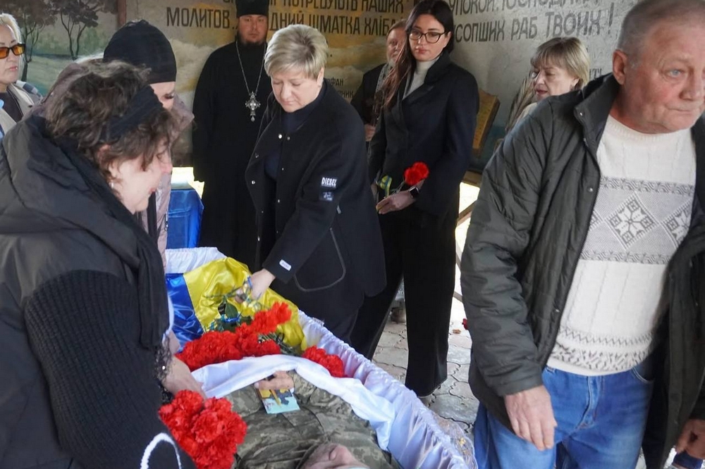Нікополь провів в останню путь полеглого Захисника3 Нікополь провів в останню путь полеглого Захисника3