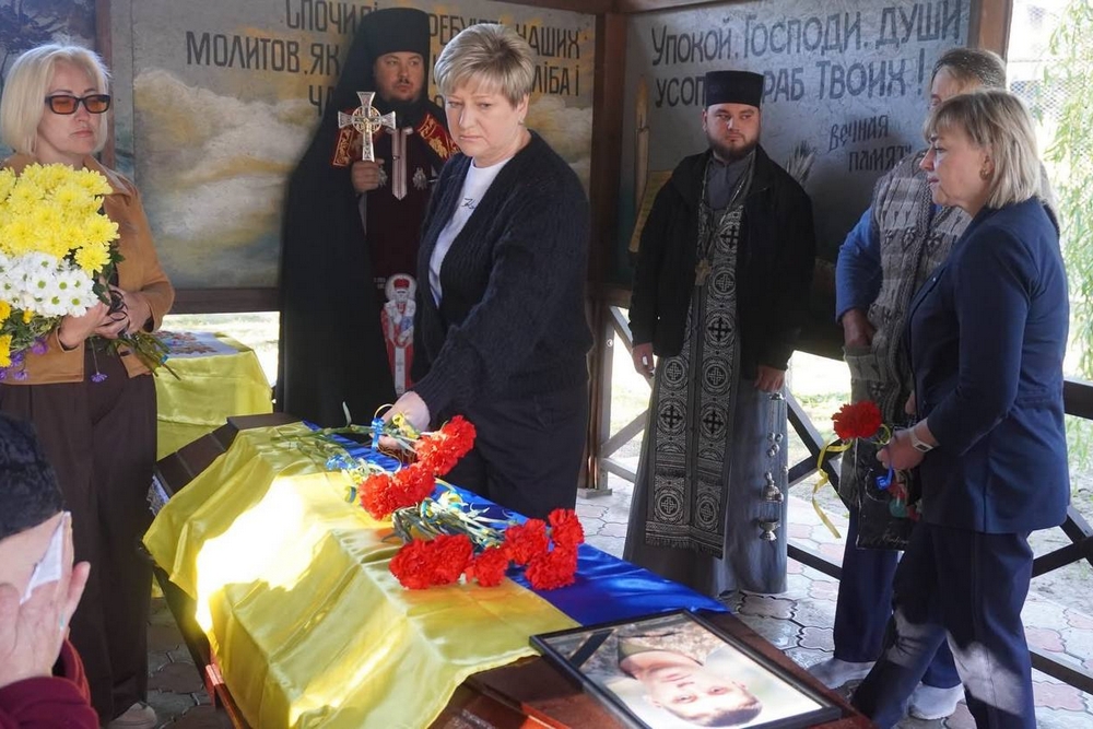 Нікополь провів в останню путь полеглого Захисника3 Нікополь провів в останню путь полеглого Захисника3