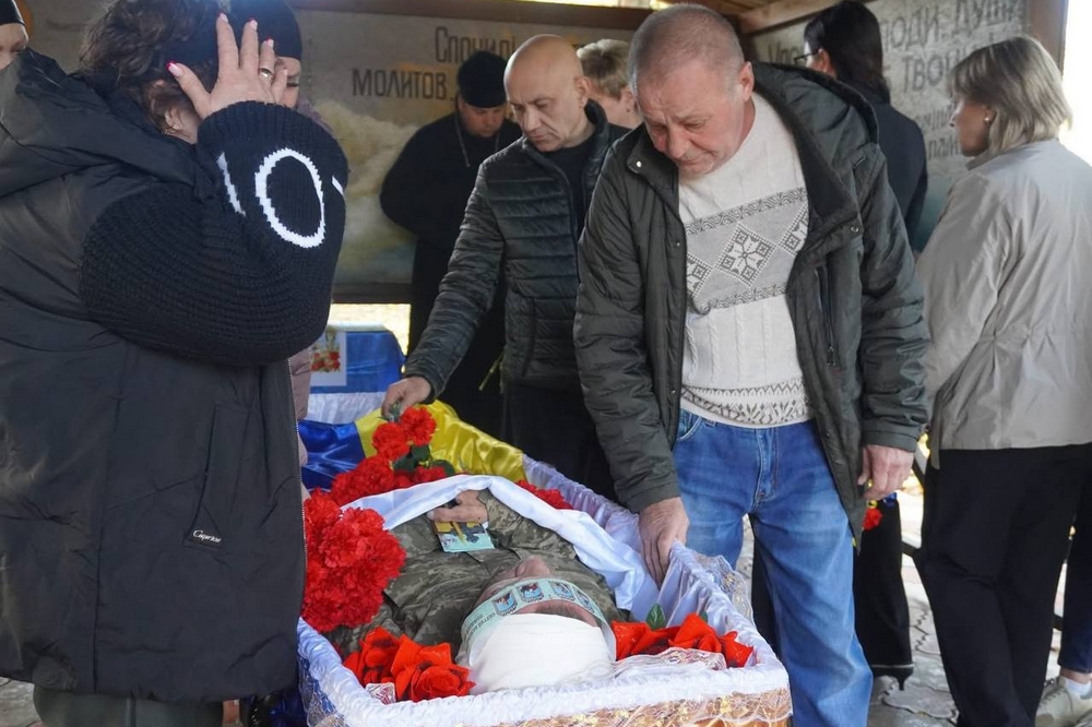Нікополь провів в останню путь полеглого Захисника4 Нікополь провів в останню путь полеглого Захисника4