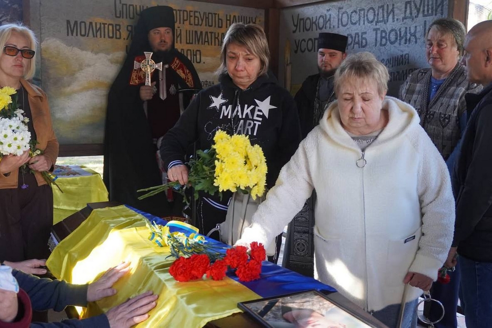Нікополь провів в останню путь полеглого Захисника5 Нікополь провів в останню путь полеглого Захисника5