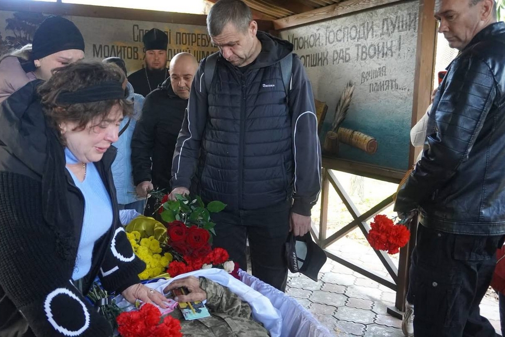 Нікополь провів в останню путь полеглого Захисника6 Нікополь провів в останню путь полеглого Захисника6