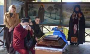Був відкритим, щирим та завжди готовим допомогти: Нікополь провів в останню путь полеглого Захисника (фото)