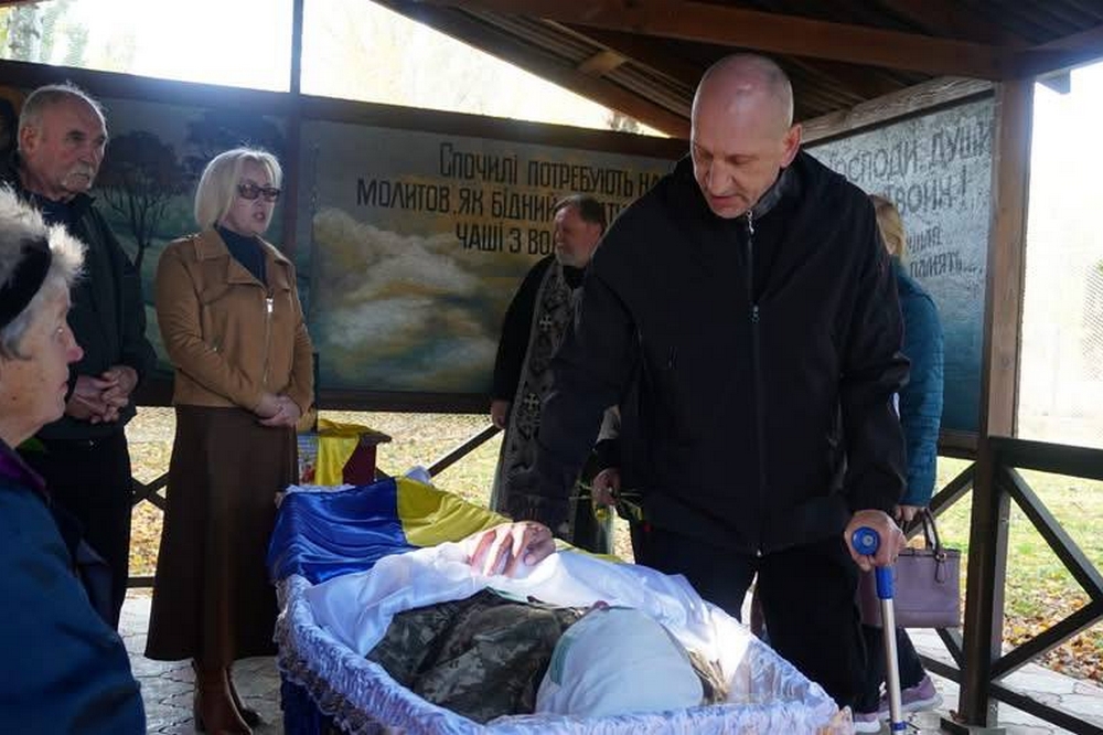 Нікополь провів в останню путь полеглого Захисника8 Нікополь провів в останню путь полеглого Захисника8