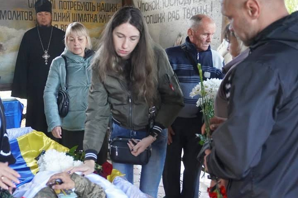 Нікополь провів в останню путь полеглого Захисника9 Нікополь провів в останню путь полеглого Захисника9