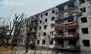 Багато постраждалих, руйнування та пожежі: про наслідки обстрілів на Нікопольщині та ще 4 районах області розповіли у ДСНС (фото)