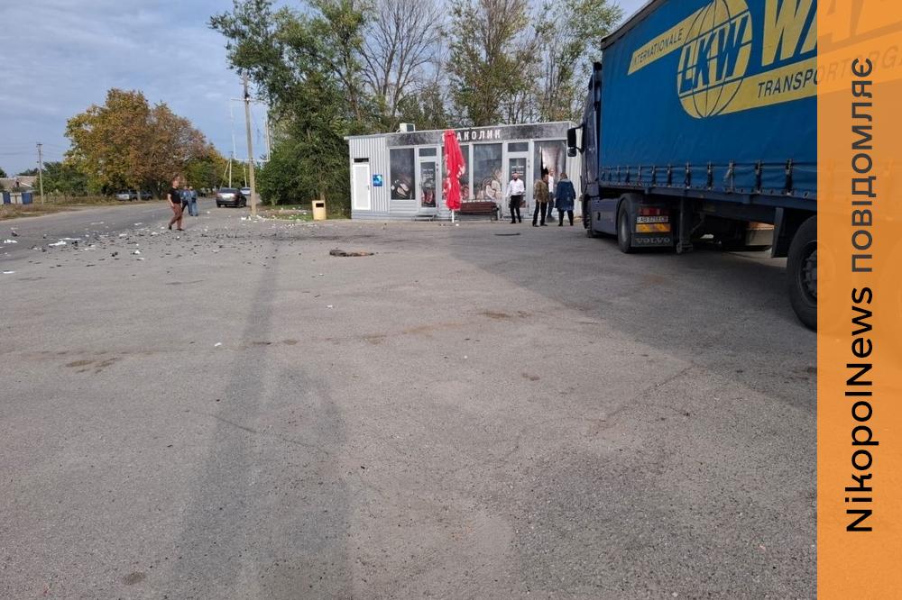На Нікопольщині ворог бив по магазинах, житлових будинках та інфраструктурі, також під ударом був Криворізький район (фото)