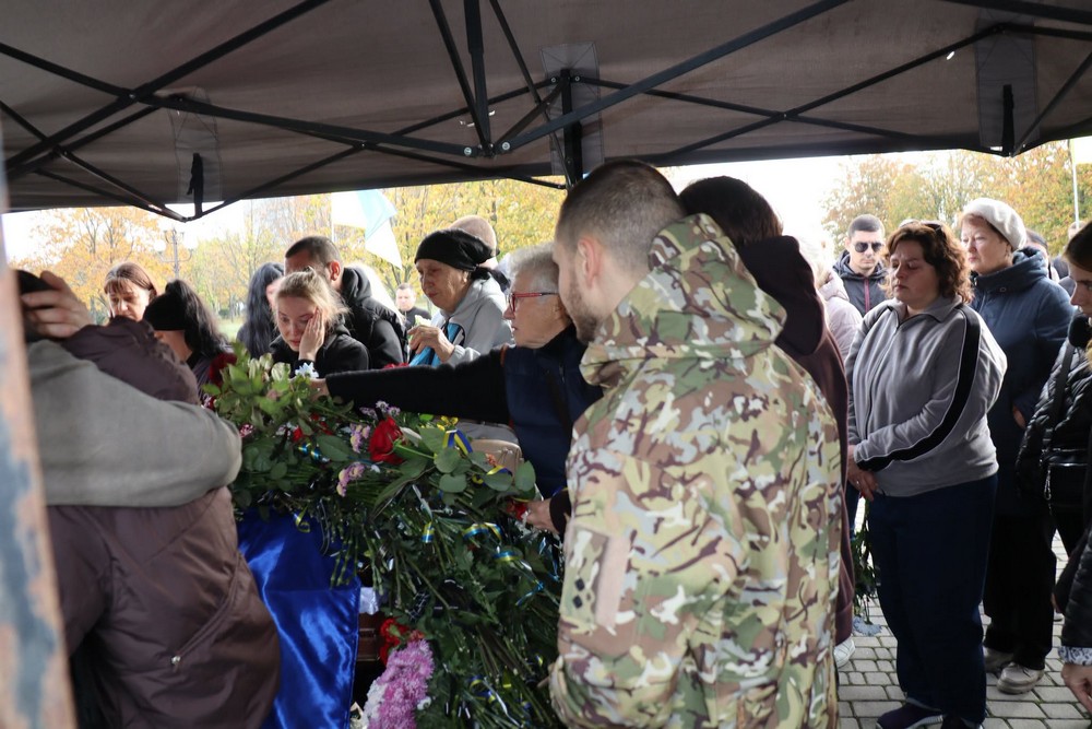 Нікопольщина сьогодні провела в останню путь Захисника фото (10)