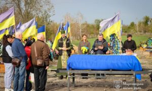 Помер на Харківщині: Нікопольщина сьогодні провела в останню путь Захисника (фото)