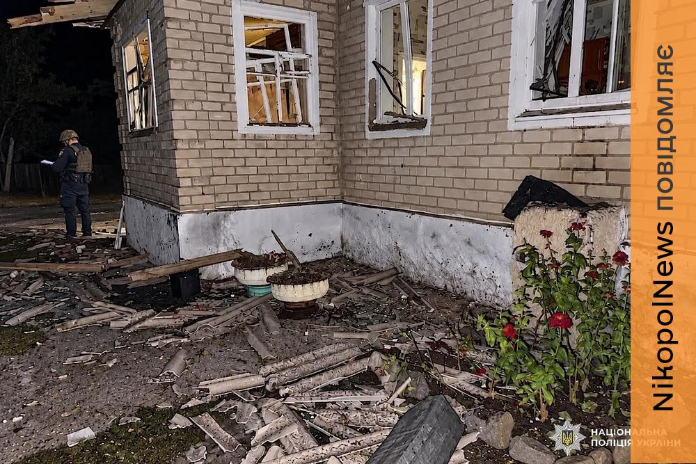 На Нікопольщині FPV-дрон влучив у цивільне авто і поранив жінку, 2 загиблих та багато поранених в області, також під ударами була Синельниківщина - поліція (фото)