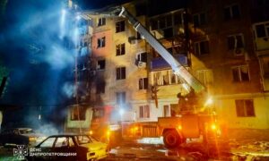 3 поранених, пожежі та руйнування: про наслідки обстрілів Нікопольщини та 4 районів області розповіли у ДСНС (фото)