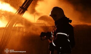 2 постраждалих та пожежі: наслідки обстрілів Нікопольщини та ще 3 районів області розповіли у ДСНС (фото)