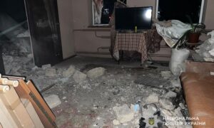 На Нікопольщині російські дрони поранили 2 чоловіків і атакували приватні будинки, є постраждалі на Синельниківщині та Криворіжжі - поліція (фото)